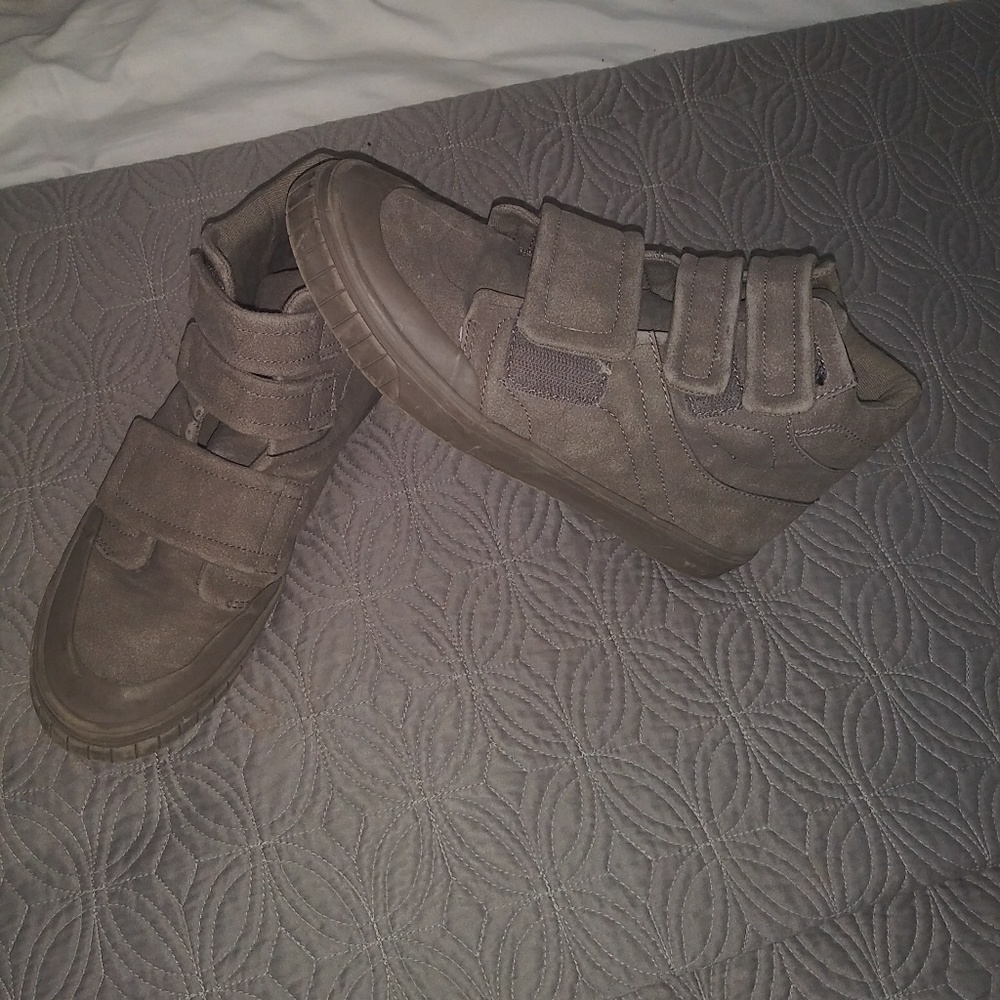 Boy high top